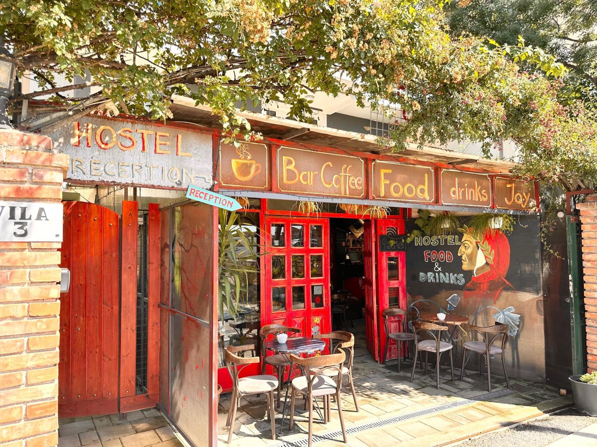 Divina Hostel Tirana Exterior foto
